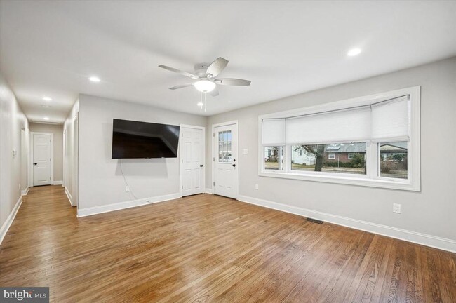 607 Jackson Ave in Magnolia, NJ - Building Photo - Building Photo