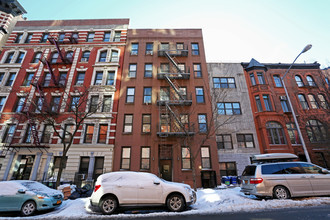 8 W 105th St in New York, NY - Building Photo - Building Photo