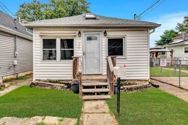 property at 473 Center Ave