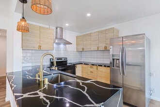4521 E 55th St, Unit 4521 in Maywood, CA - Building Photo - Building Photo