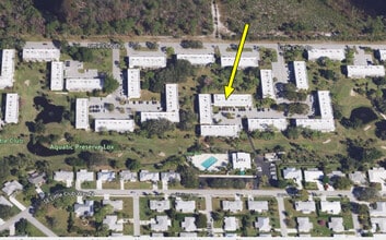 18081 SE Country Club Dr in Jupiter, FL - Building Photo - Building Photo