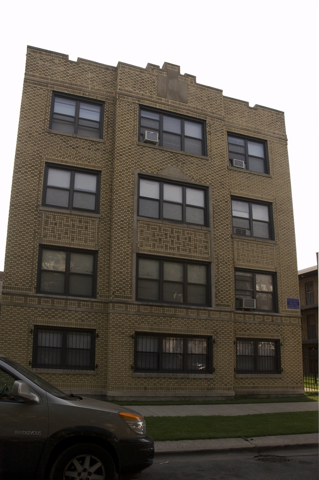 8209 S Ellis Ave in Chicago, IL - Building Photo - Building Photo