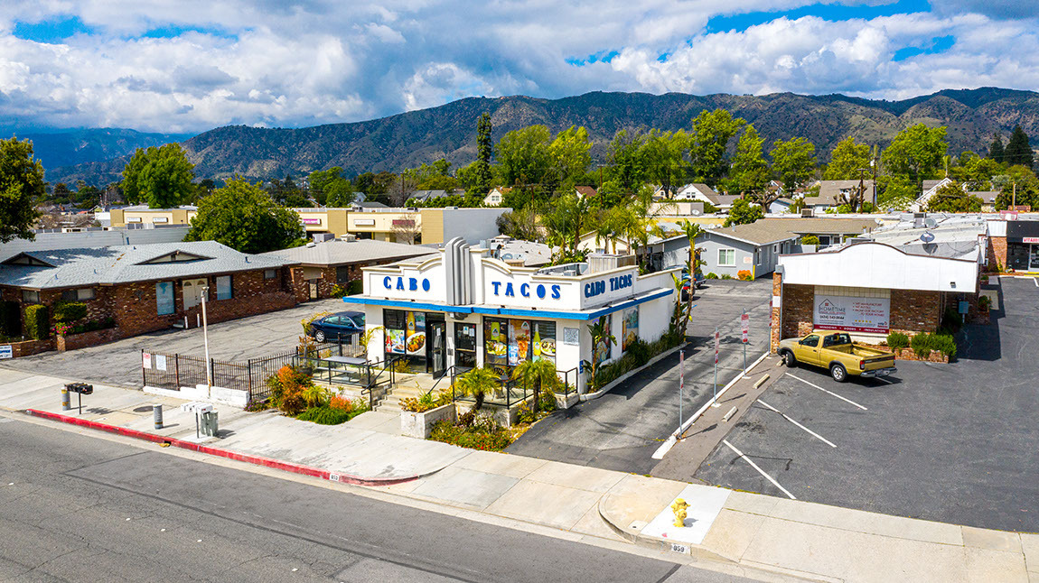 853 E Route 66 in Glendora, CA - Building Photo