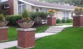 426 Ridge Rd in Wilmette, IL - Building Photo