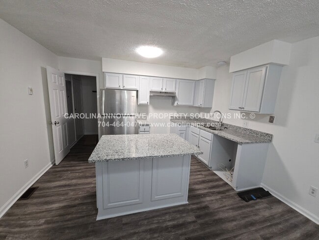 1409 Tinnin Ave in Charlotte, NC - Building Photo - Building Photo