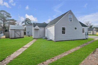 2728 Sewells Point Rd in Norfolk, VA - Building Photo - Building Photo