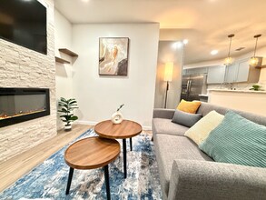 3229 S Sherbourne Dr in Los Angeles, CA - Building Photo - Building Photo