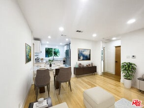 2414 Effie St in Los Angeles, CA - Foto de edificio - Building Photo