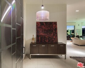 1099 Vista Grande Dr in Los Angeles, CA - Building Photo - Building Photo