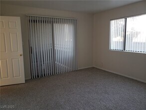 5016 S Rainbow Blvd in Las Vegas, NV - Building Photo - Building Photo