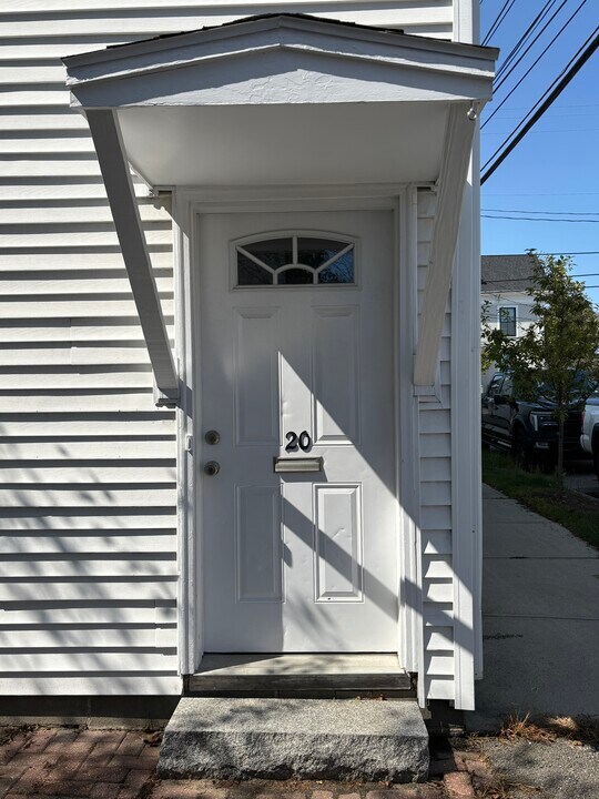 20 Cass St, Unit 20 Cass St. in Portsmouth, NH - Foto de edificio