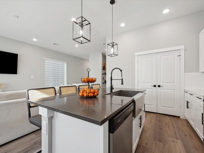 8411 Berry Brush Ln