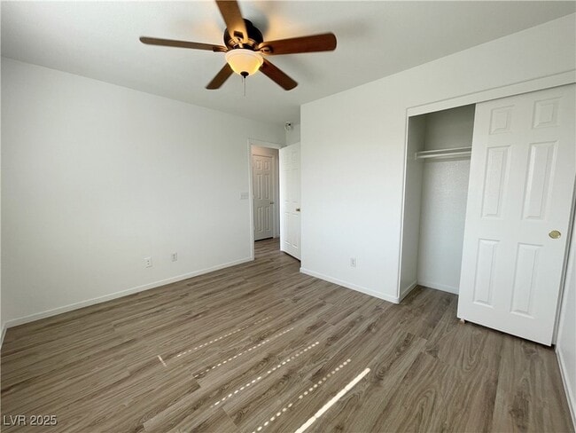 9758 W Hanover Grove Ave in Las Vegas, NV - Building Photo - Building Photo