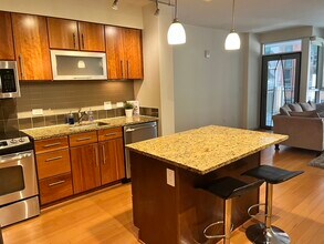 1025 First St SE, Unit Unit 301 in Washington, DC - Building Photo - Building Photo
