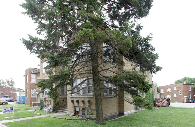 706 Plainfield Rd in Joliet, IL - Foto de edificio - Building Photo