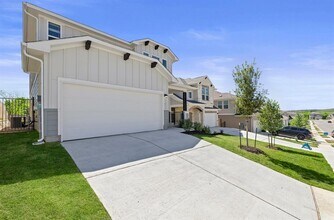 11009 Sentinel Dr in Austin, TX - Building Photo - Building Photo