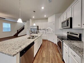 426 Levon Ct in Loganville, GA - Foto de edificio - Building Photo