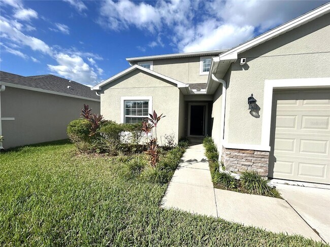4295 Southern Vis Lp in St. Cloud, FL - Foto de edificio - Building Photo