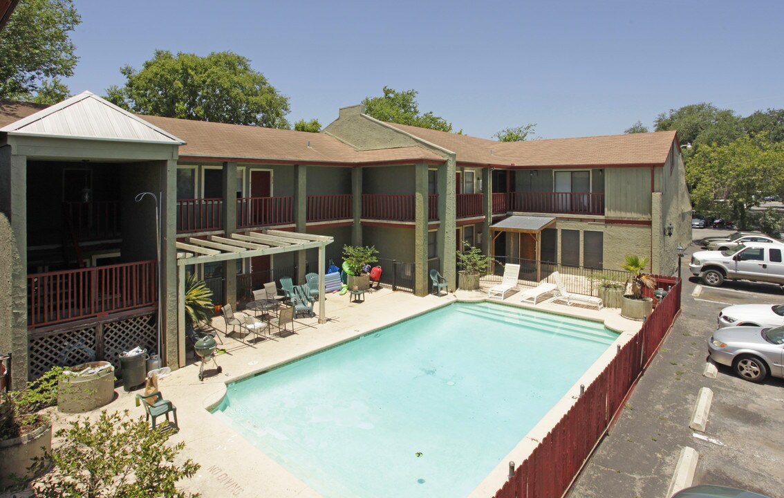 Walden Park Apartments in Austin, TX - Foto de edificio