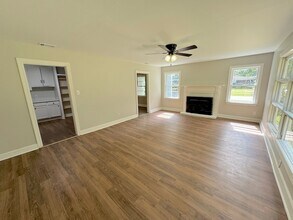 5645 Betty Dr in Savannah, GA - Building Photo - Building Photo
