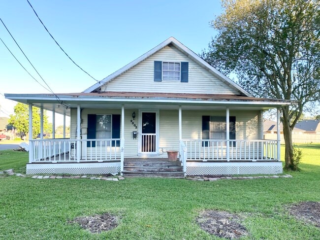 2503 Ave G in Nederland, TX - Foto de edificio - Building Photo