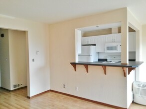 1702 NE 179th St in Shoreline, WA - Building Photo - Building Photo
