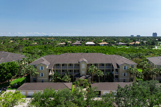 Pointe at Pelican Landing Condos in Bonita Springs, FL - Foto de edificio - Building Photo