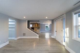 308 N Harrison St in Stuart, IA - Building Photo - Building Photo