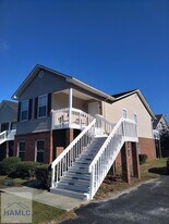 230 Magnolia Plantation Ct in Hinesville, GA - Building Photo