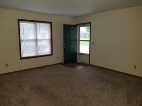 1112 Oakview Dr, Unit 1106 in Delta, OH - Building Photo - Building Photo