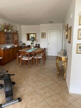 1000 Spanish River Rd, Unit 4S in Boca Raton, FL - Foto de edificio - Building Photo