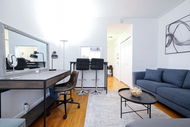 property at 1422 2nd Ave