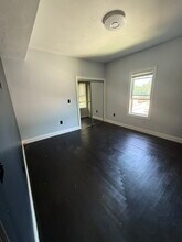 615 N Montello St, Unit 3 in Brockton, MA - Foto de edificio - Building Photo