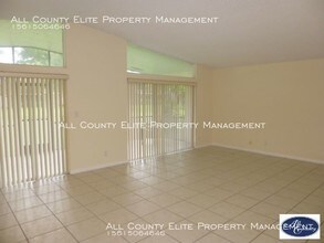 22278 Woodborn Dr in Boca Raton, FL - Foto de edificio - Building Photo