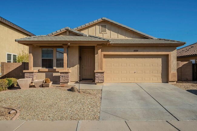 15748 W Shaw Butte Dr in Surprise, AZ - Foto de edificio - Building Photo