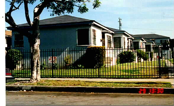 720 Walnut in Inglewood, CA - Building Photo