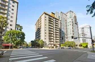 10747 Wilshire Blvd, Unit 7th Floor in Los Angeles, CA - Foto de edificio - Building Photo
