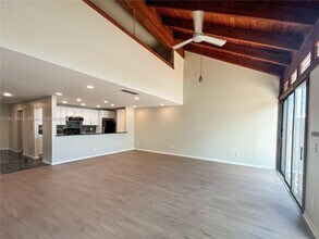 7876 NW 11th Pl in Plantation, FL - Building Photo - Building Photo