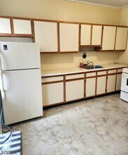 28 Rhode Island Ave in East Orange, NJ - Building Photo - Building Photo