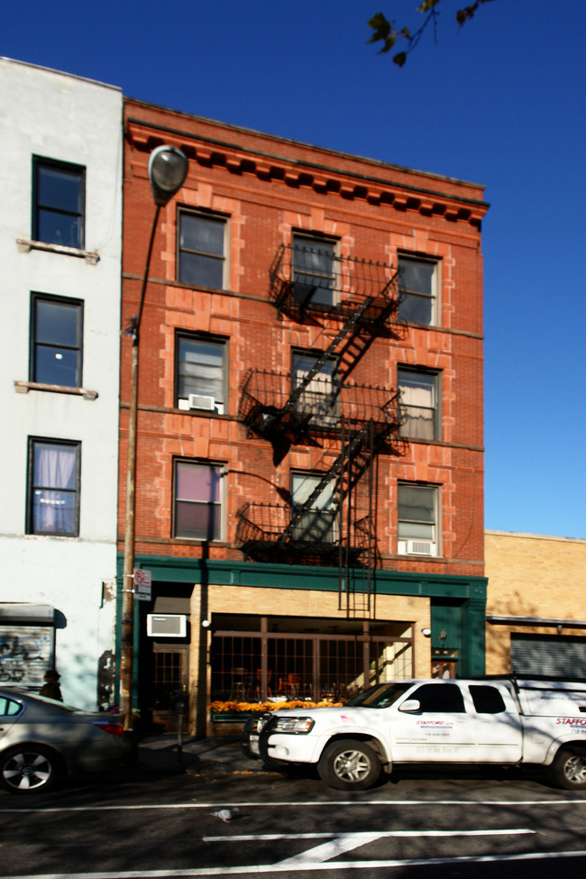 38 Henry St in Brooklyn, NY - Foto de edificio - Building Photo