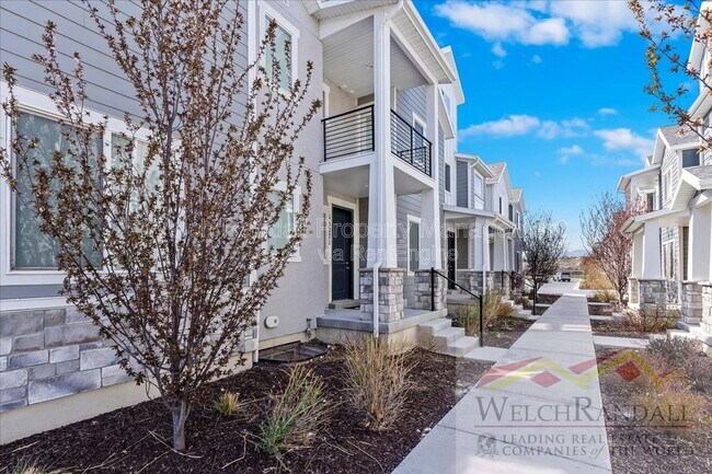15271 S Reins Wy in Bluffdale, UT - Building Photo - Building Photo