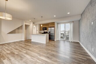 5671 W 11th Pl in Lakewood, CO - Building Photo - Building Photo