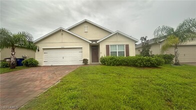 10610 Crossback Ln in Lehigh Acres, FL - Building Photo - Building Photo