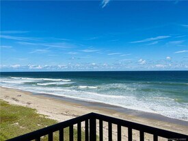 10200 S Ocean Dr in Jensen Beach, FL - Building Photo