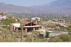 property at 4302 N Sunset Cliff Dr