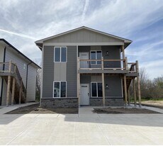 5445 N Bressler Dr in Park City, KS - Building Photo