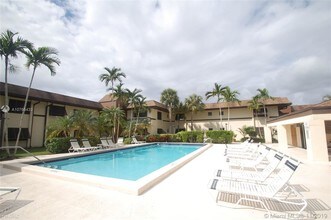 7935 SW 86th St-Unit -Apt 827 in Miami, FL - Building Photo - Building Photo
