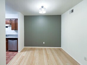 1860 White Oak Dr in Houston, TX - Building Photo - Building Photo