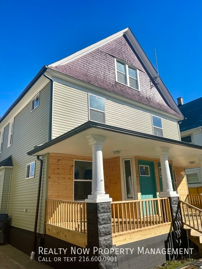 2043 W 101st St in Cleveland, OH - Foto de edificio - Building Photo