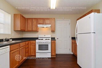 8119 Valley Ridge Dr in Union City, GA - Building Photo - Building Photo